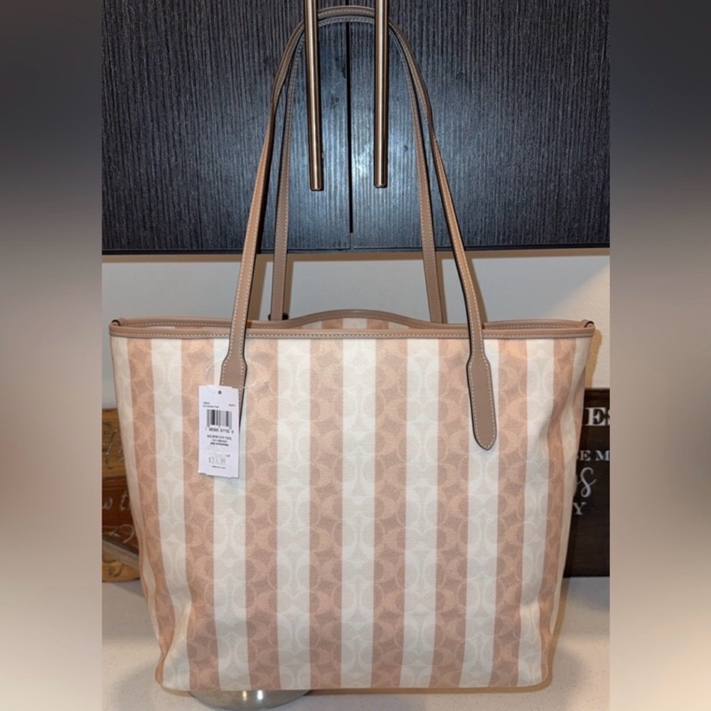NEW!! NWT Coach Large City Tote Tan&White Striped Tote Bag with Silver Hardware🤍 - Picture 4 of 9